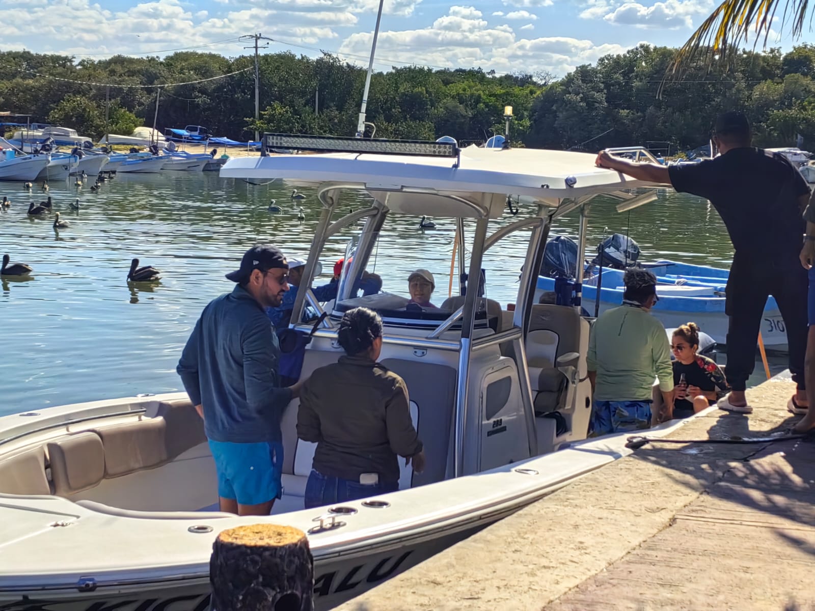 Yate premium Sport Fishing Sisal Expeditions